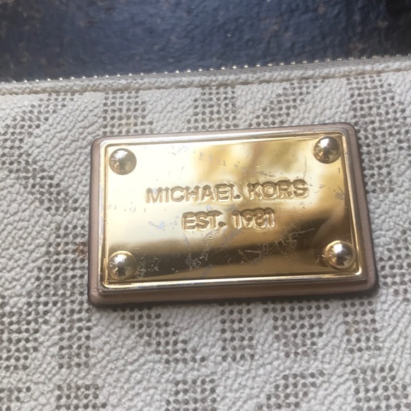 Sold - Picture 2 of 3